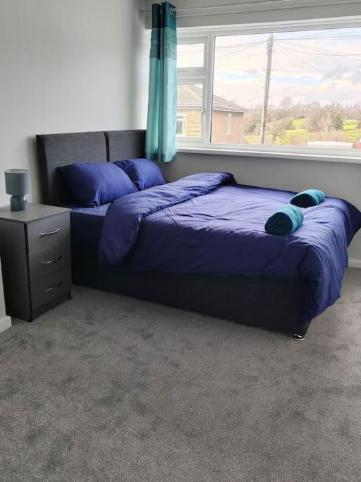 شقة Cosy Brighouse 3 Bed House-Great For Contractors المظهر الخارجي الصورة